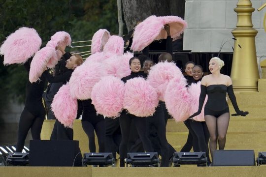 Η εμφάνιση της Lady Gaga στην τελετή έναρξης των Ολυμπιακών αγώνων στο Παρίσι